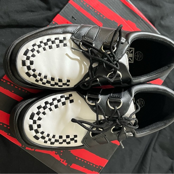 TUK Creeper Sneakers - Picture 4 of 5